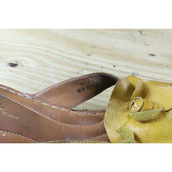 Born Shoes Womens Sz 11 Yellow Leather Floral Thong Sandals Slip Ons - Picture 6 of 6